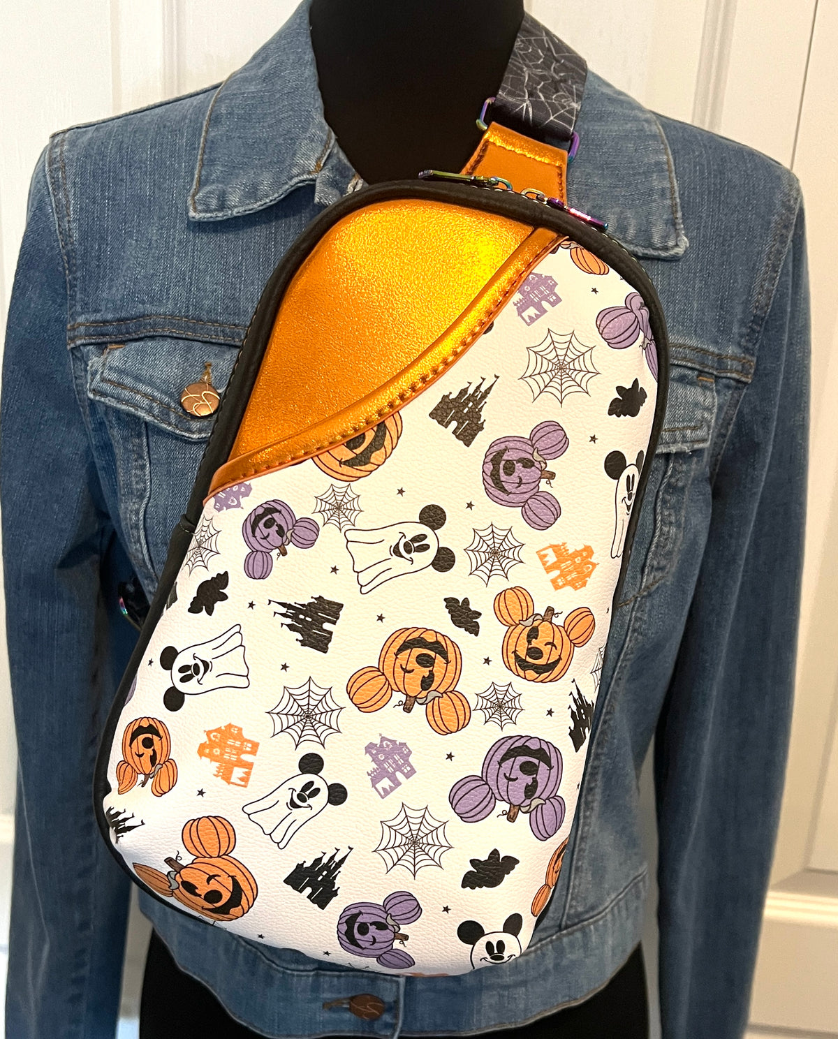 Pumpkins and Ghosts Mouse Sling Bag