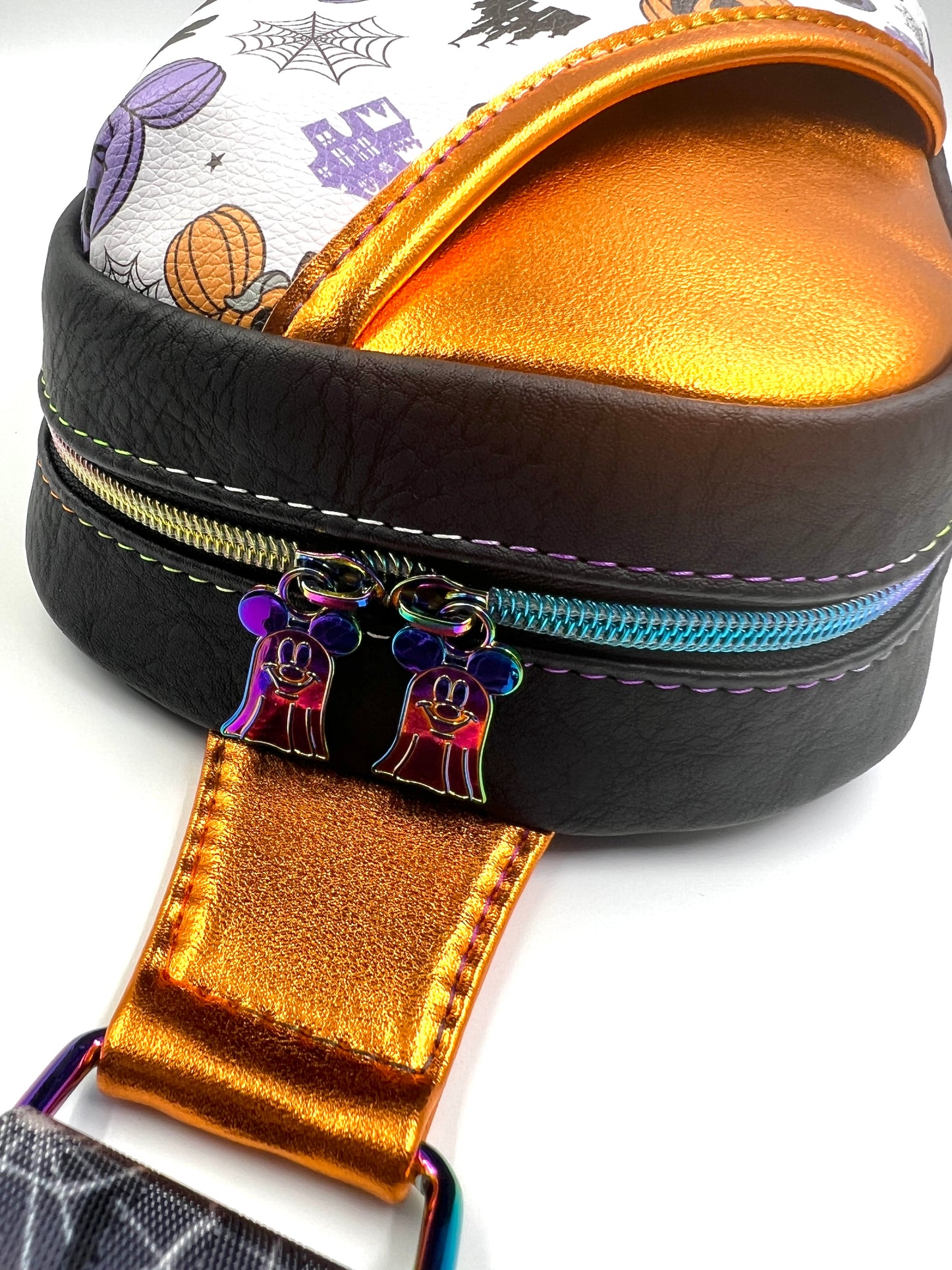 Pumpkins and Ghosts Mouse Sling Bag